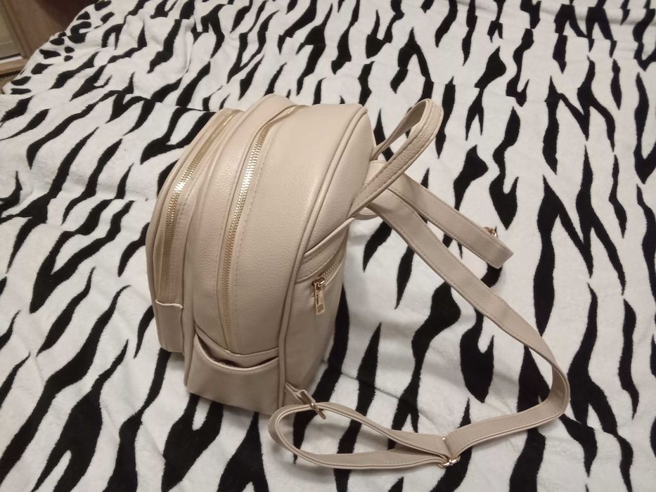 Продам женский рюкзак