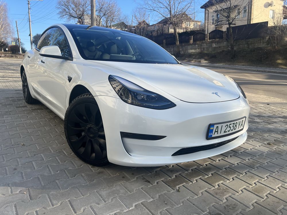 Продам нову TESLA MODEL 3