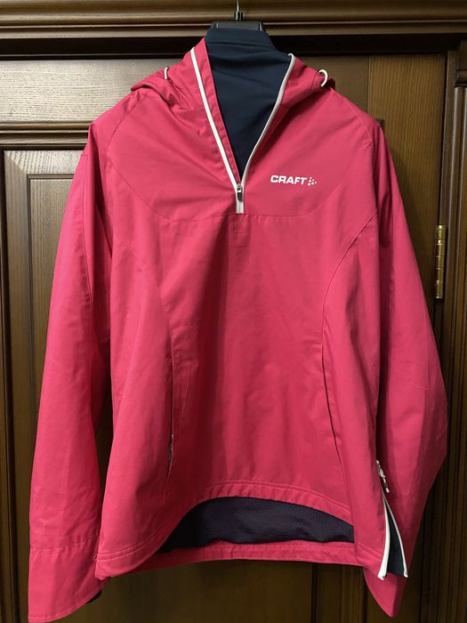 Продам  спортивную куртку фиры “Craft»