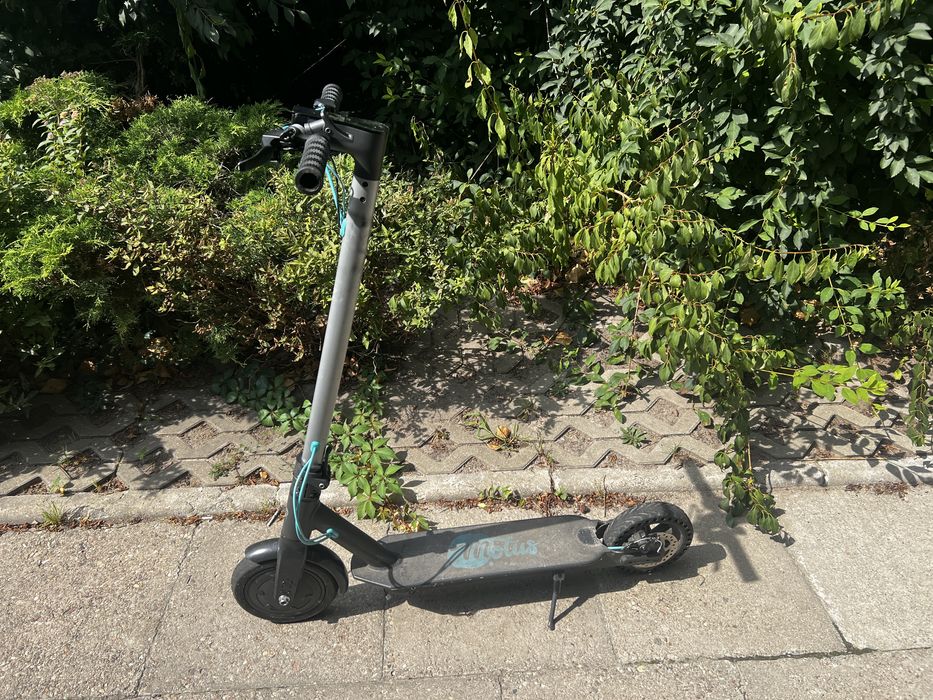 Hulajnoga Motus scooty 8.5 niesprawna+ czesci