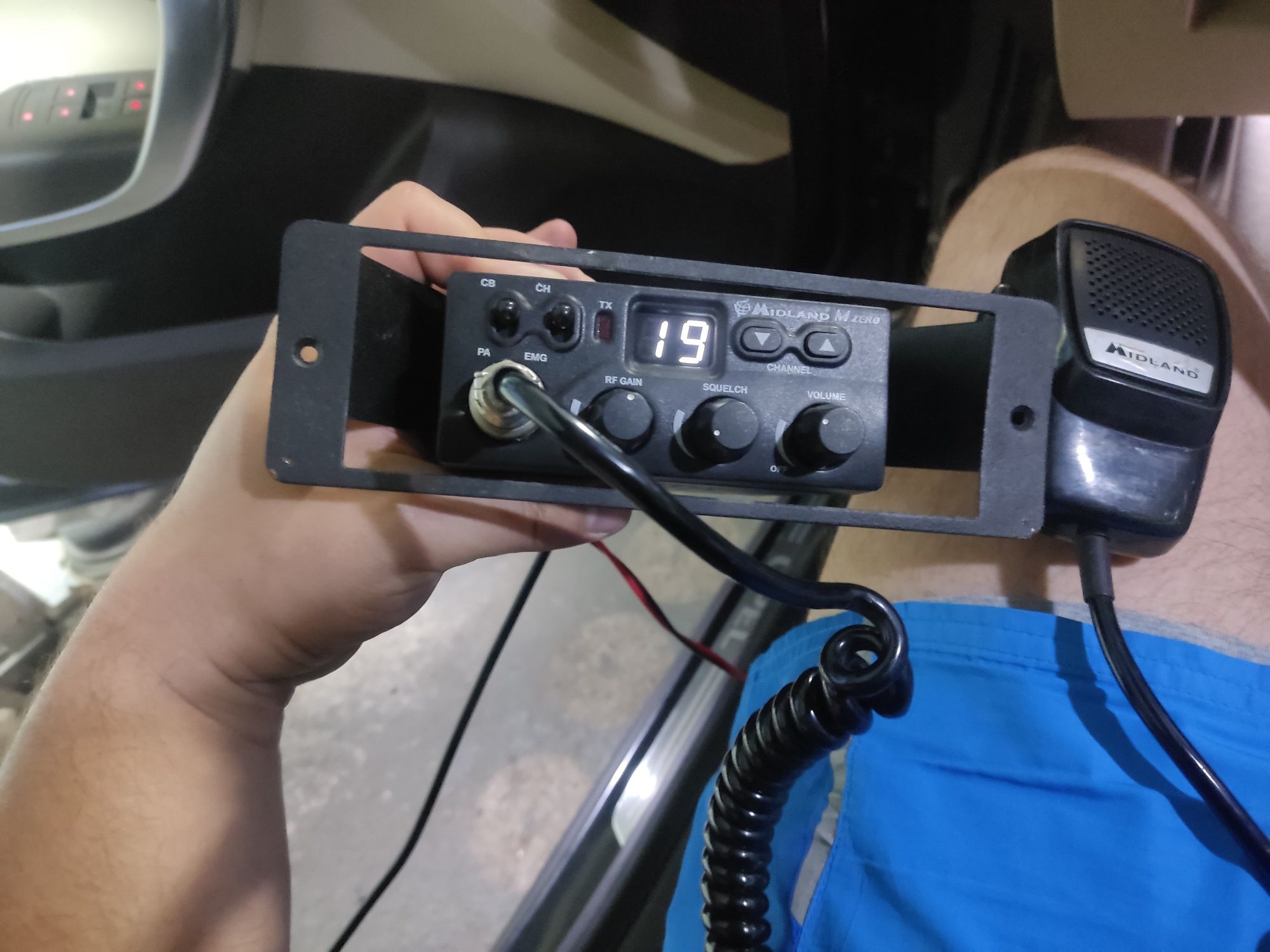 CB radio Midland M zero + antena