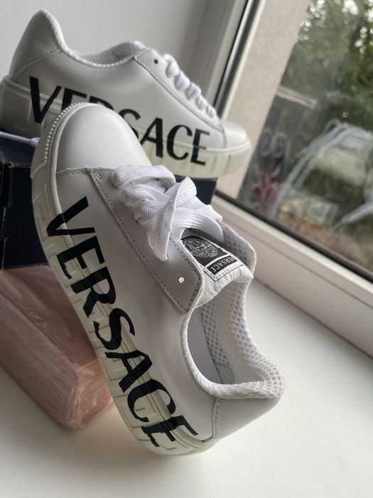 Кеди Versace Kids  оригінал з узором Greca та логотипом ( 32 розмір)