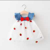 Дитяча літня сукня з полуницями