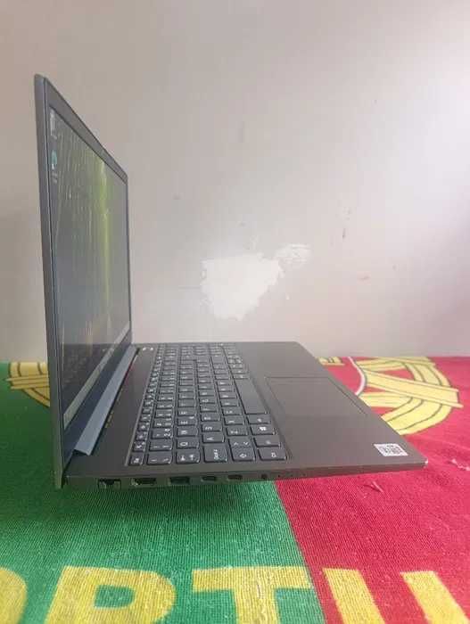 Lenovo ThinkBook 15 - i3-1005G1  8GB DDR4  750GB SSD