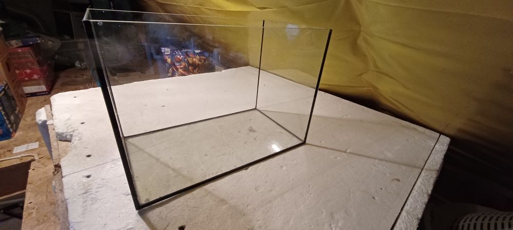 Akwarium ok. 30-35 litrów