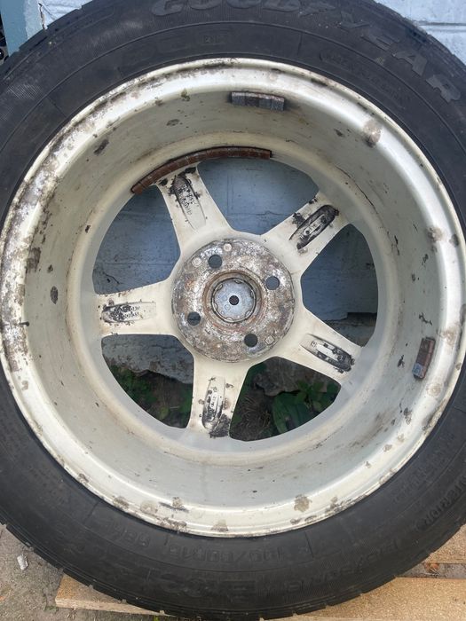 Продам диски R15 4*100 в комплекті з болтами та центраторами