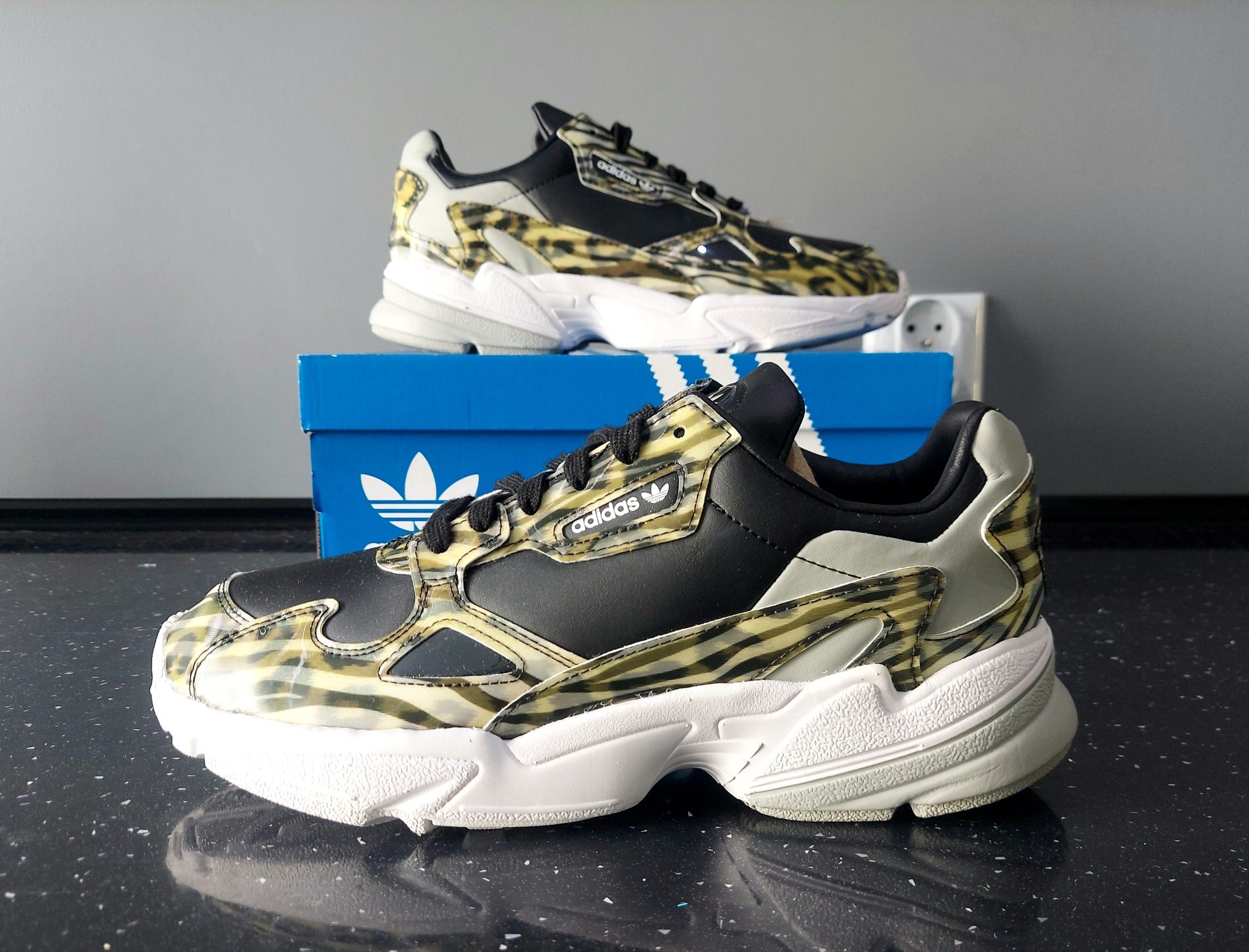 Buty sportowe Adidas Falcon W r. 40 | FV3090 | Sneakersy
