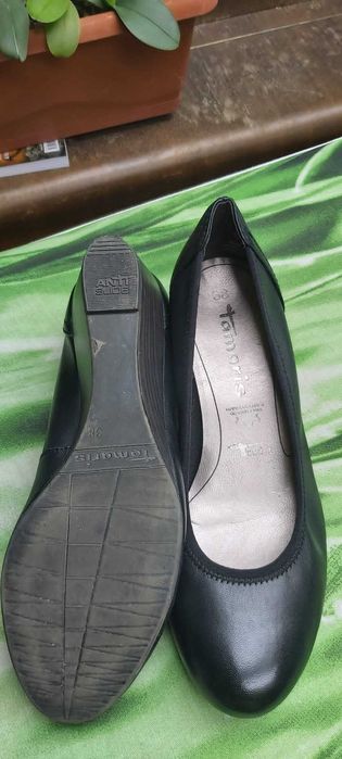 Buty na koturnie tamaris 38