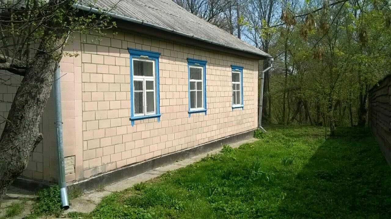 Будинок біля річки Рось в селі Стеблів, до пляжа "Островок" 450 м