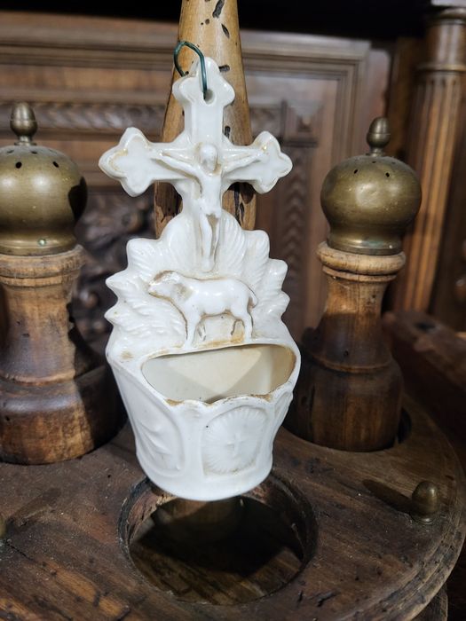 Kropielnica krzyż Baranek Boży