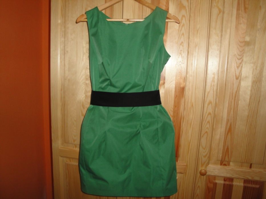 Elegancka zielona sukienka