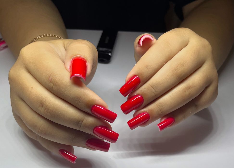 • Манікюр Дніпро