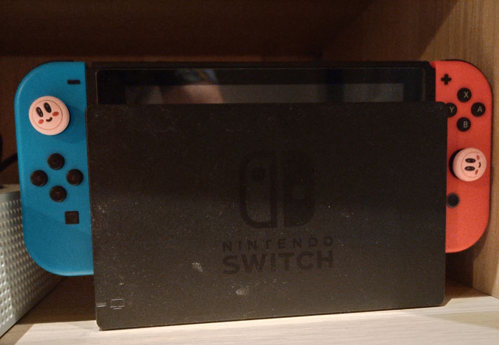 Nintendo Switch V2 (Stan BDB, Pełen Zestaw + Gry + 4 pady + 4 mikrofon