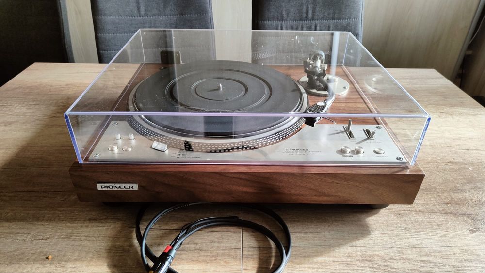 Gramofon Pioneer PL-530