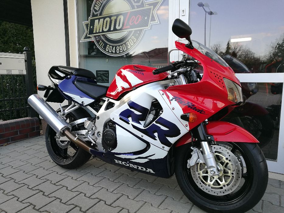 Honda CBR 900 SC33   Tylko 007600 km !  Stan KOLEKCJONERSKI !   NOWA !