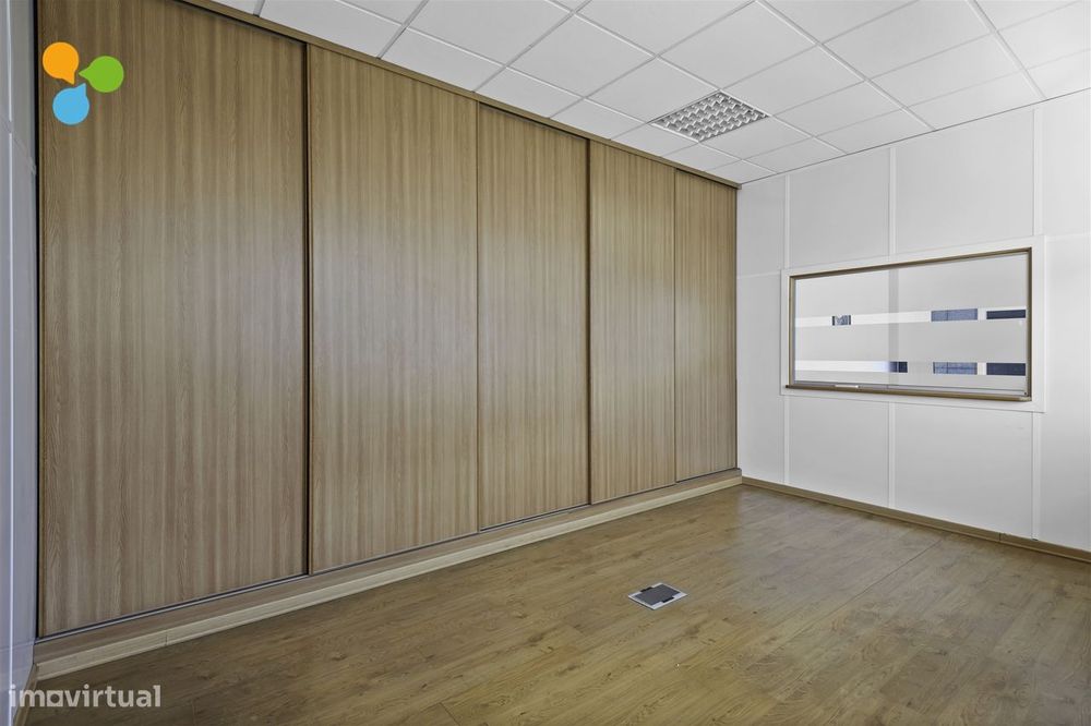 Escritórios para Serviços – Arrendamento em Zona Industrial Covilhã