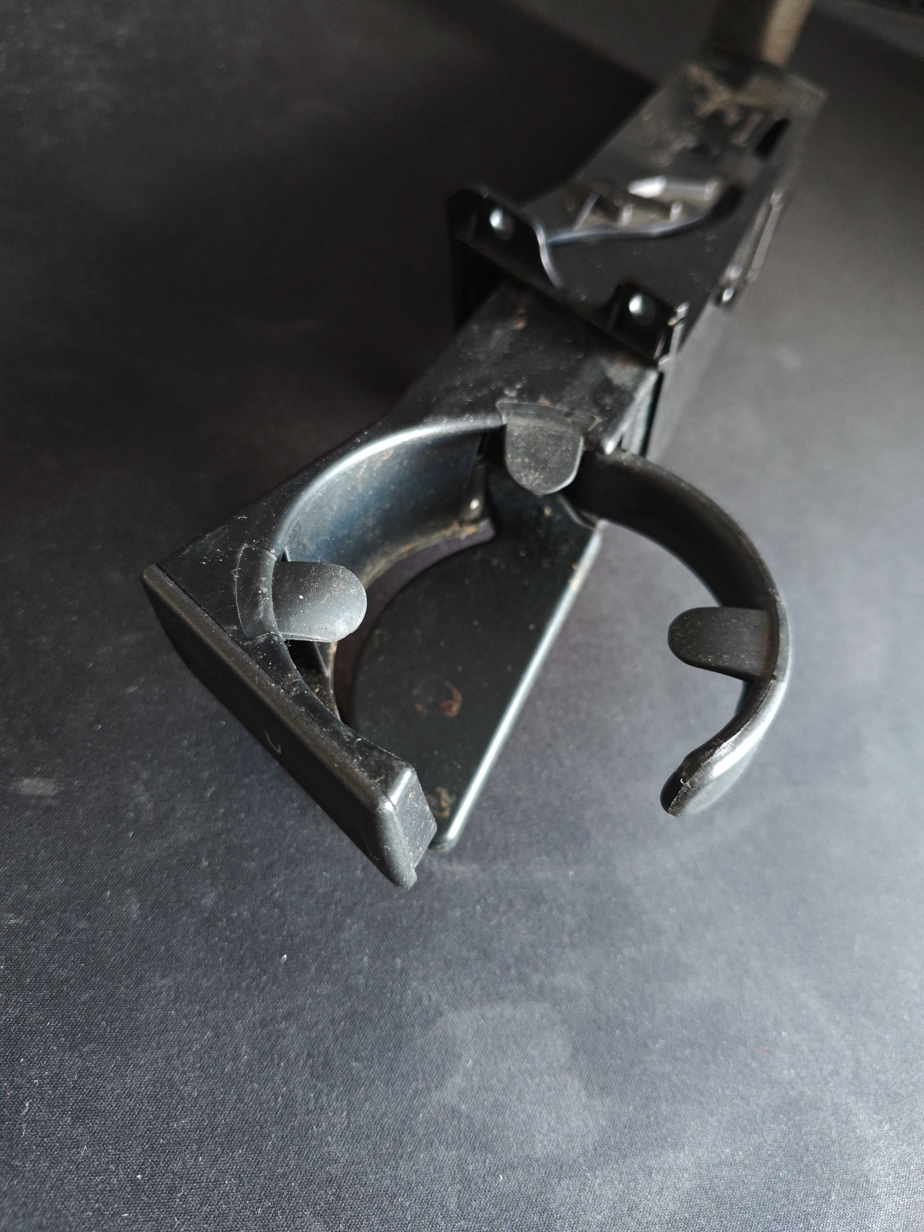 Uchwyt na napoje kubek cup holder Ford Mondeo MK3