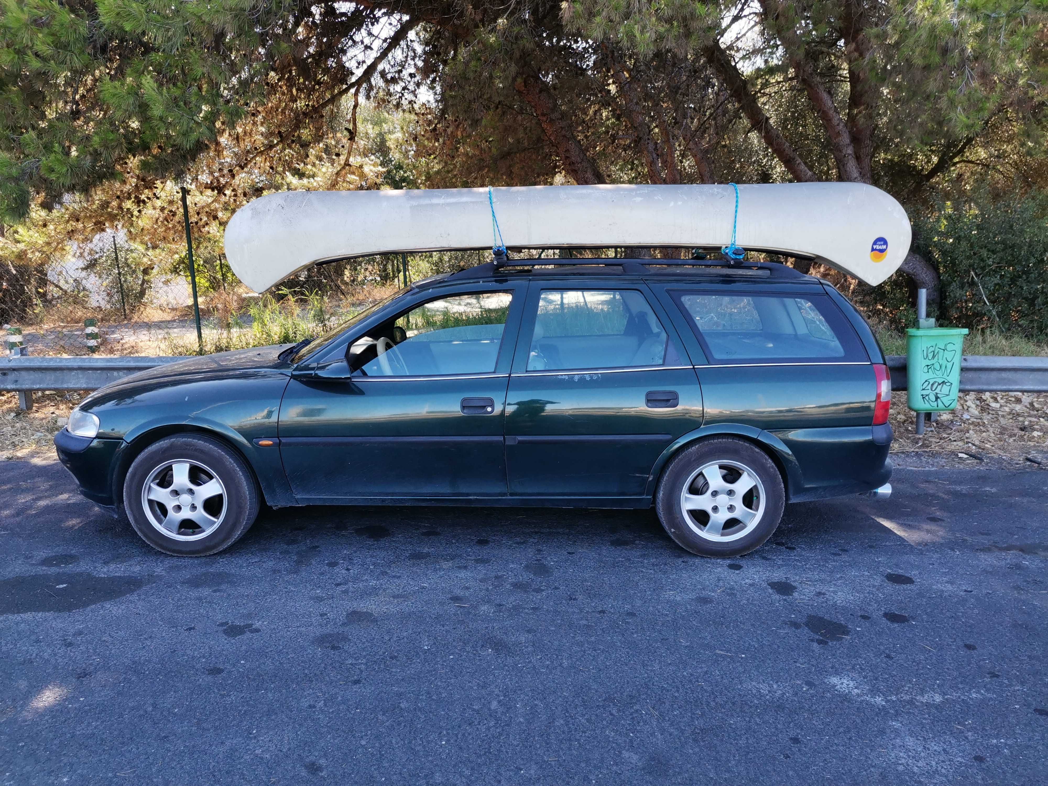 Canoa fibra dos anos 90 2 lugares com 4,90m