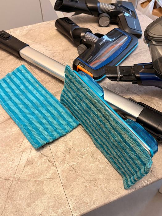 Продам пилосос  ручний Philips XC8057/01