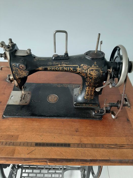 Maszyna do szycia PHOENIX z stolikiem