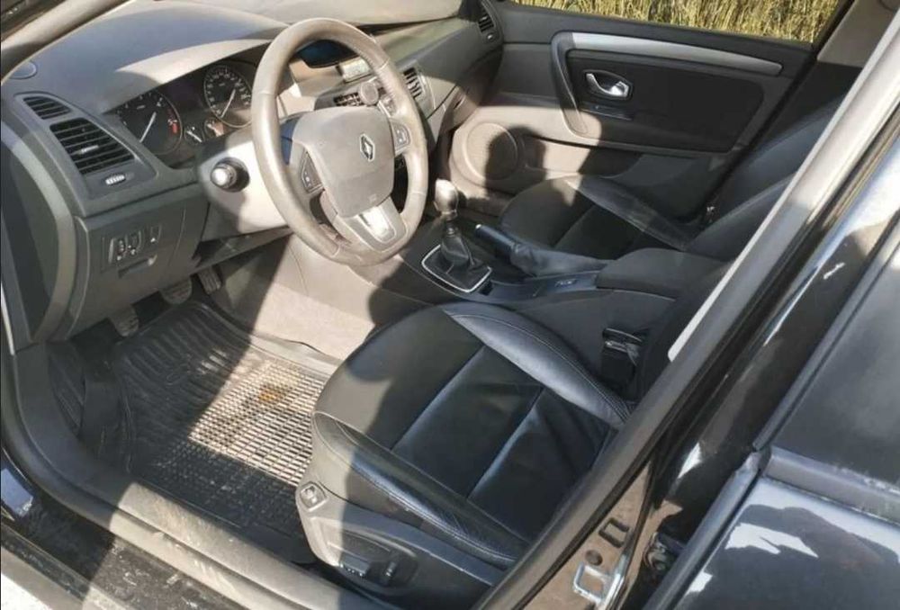 Renault Laguna lll 2008 1.5dci 6ст мех кожа чёрная на чёрном