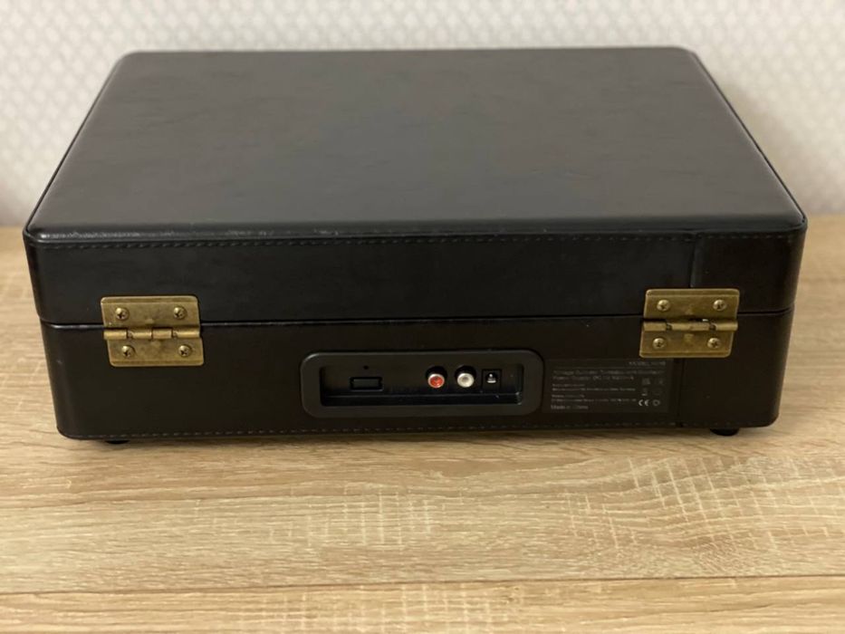 вініловий програвач Trynnay Turntable R610 в стилі ретро-валізи