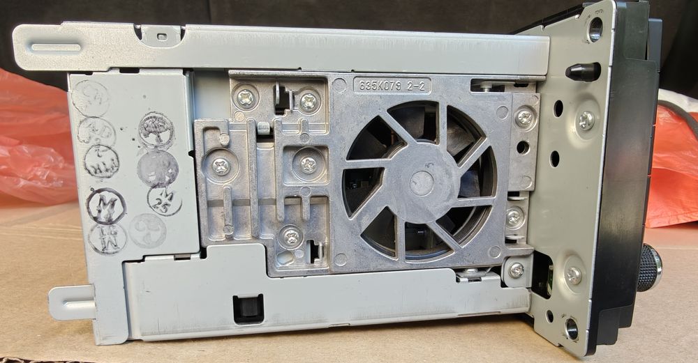 Оригінальна магнітола Jeep patriot/compass з камерою заднього виду