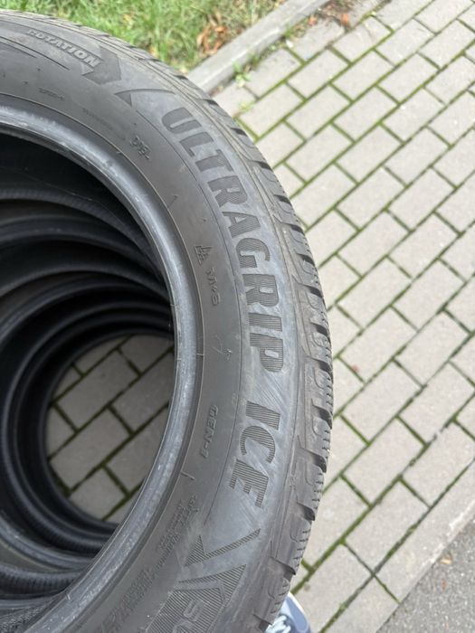 Шини Goodyear Ultragrip Ice 215/60/R17  96T