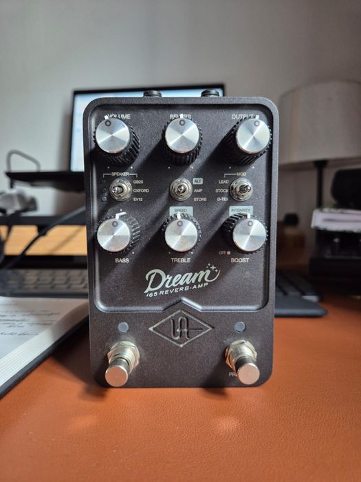 Pedais guitarra UAD Dream, Hudson Broadcast e Way Huge Attack Vector
