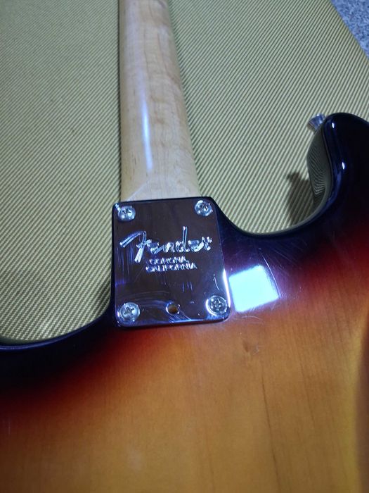 Guitarra fender strat