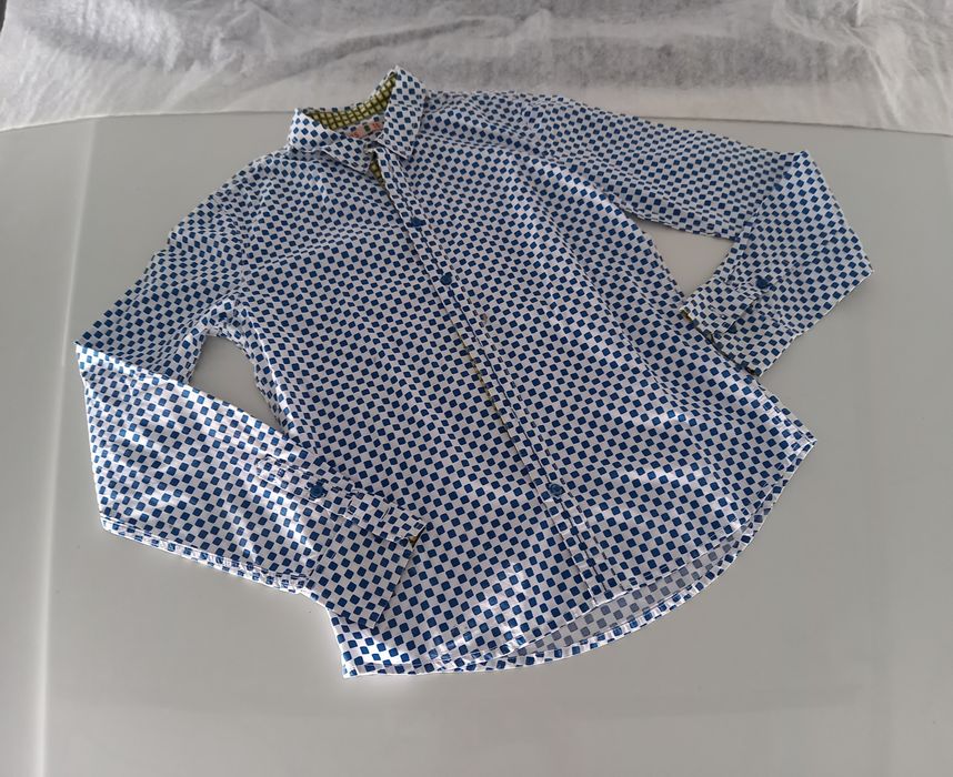 Camisa tamanho 16 anos