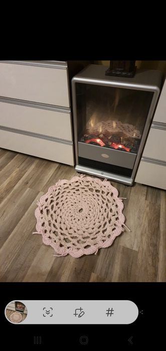 Dywanik robiony ręcznie na szydelku