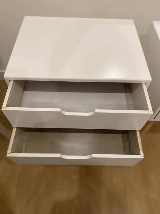 2 mesas de cabeceira - 2 gavetas