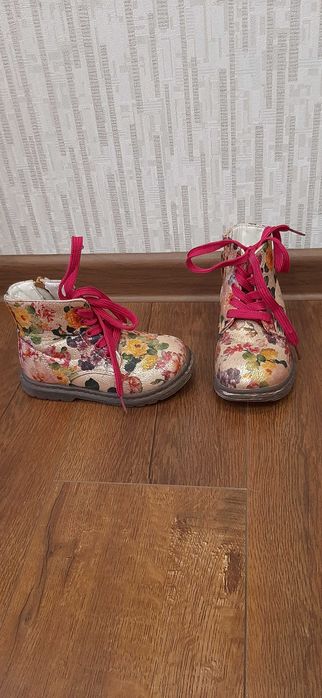 Ботінки для дівчинки