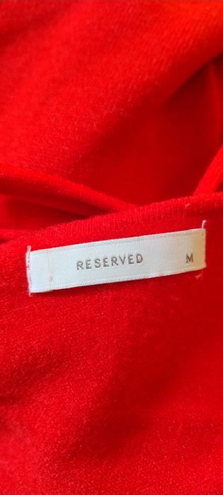 Czerwony sweter,dekolt na plecach, wiązany,bufiaste rękawy