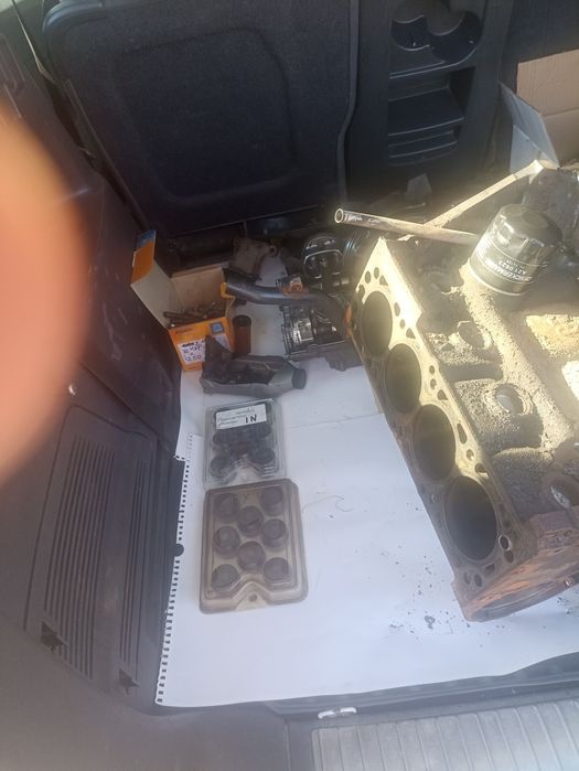 Двигун опель зафіра 1,6 cng запчастин блок головка коленвал шатуни р