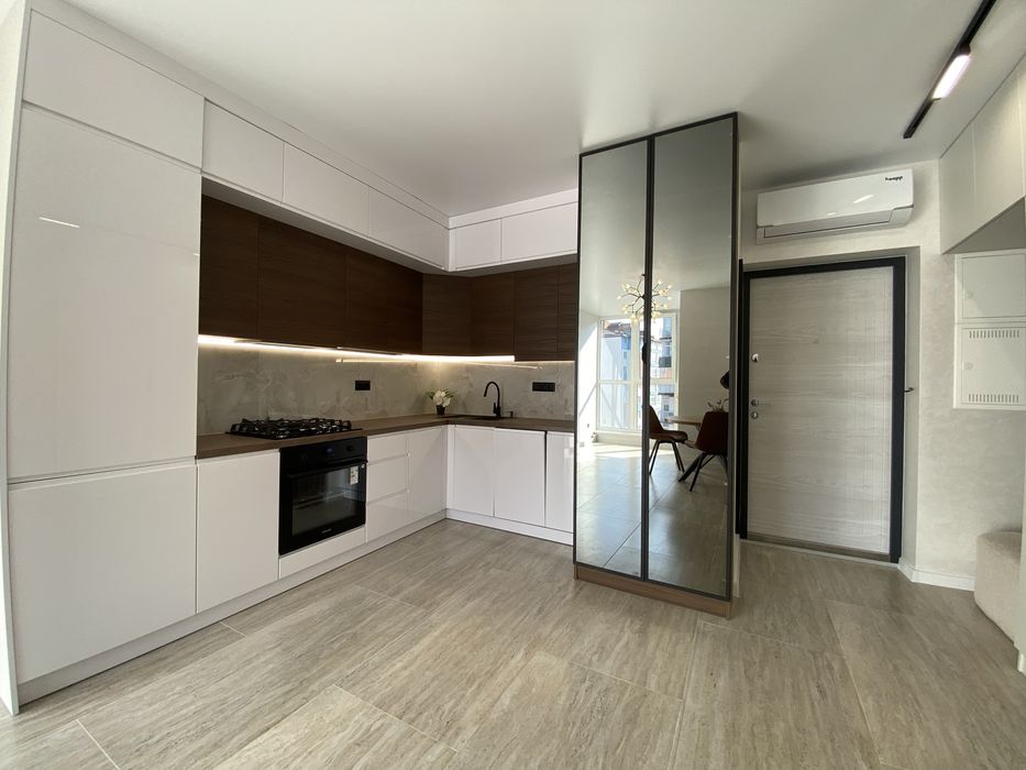 Продам 2-кімнатну квартиру з ремонтом у новобудові ЖК Central Park 58м