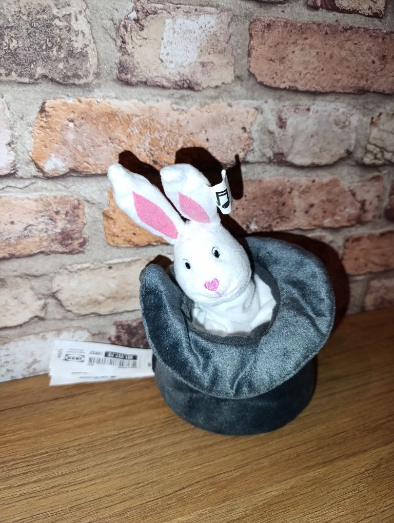 LEKA CIRCUS maskotka pozytywka królik w kapeluszu Ikea 15 cm