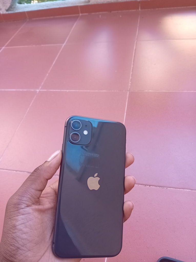 Iphone 11 com 64GB