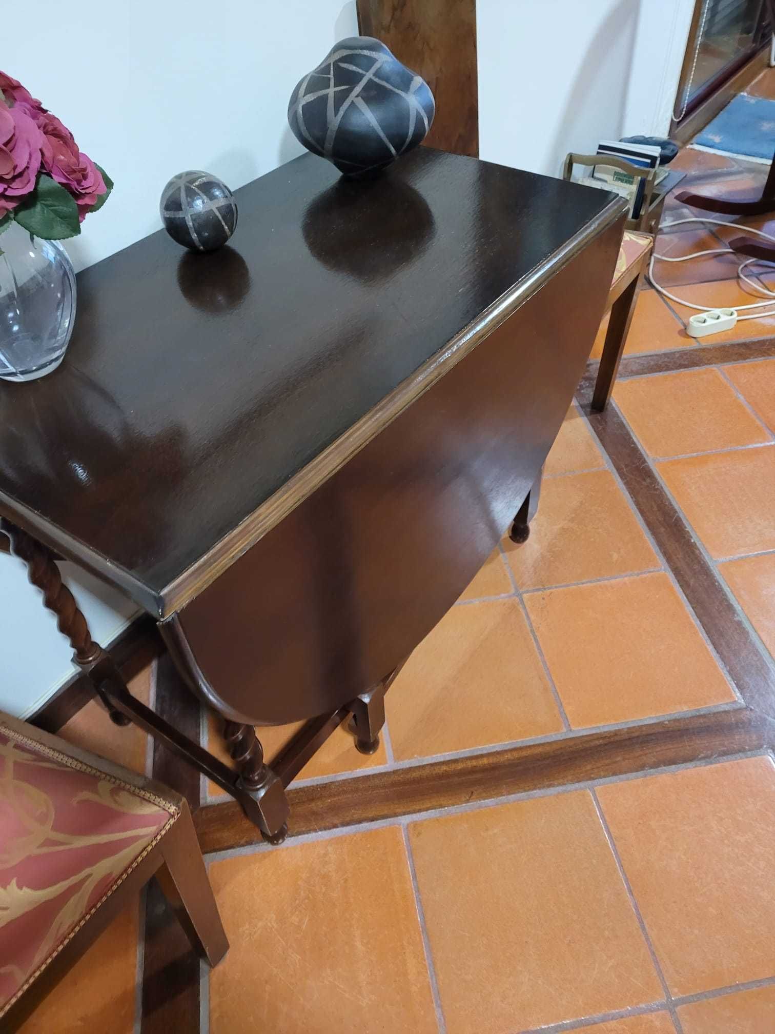 Mesa com Abas estilo holandês