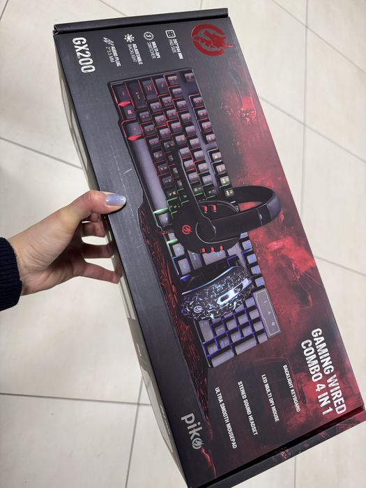 Комплект: клавіатура, миша та гарнітура