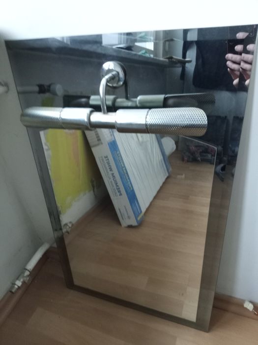 Lustro łazienkowe z oświetleniem