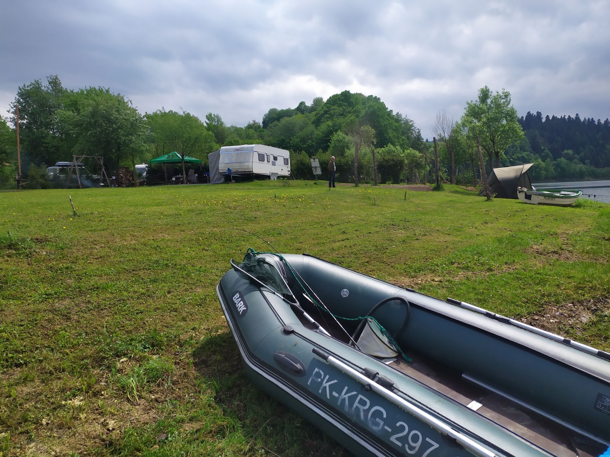 Ponton bark 360 axpedition
