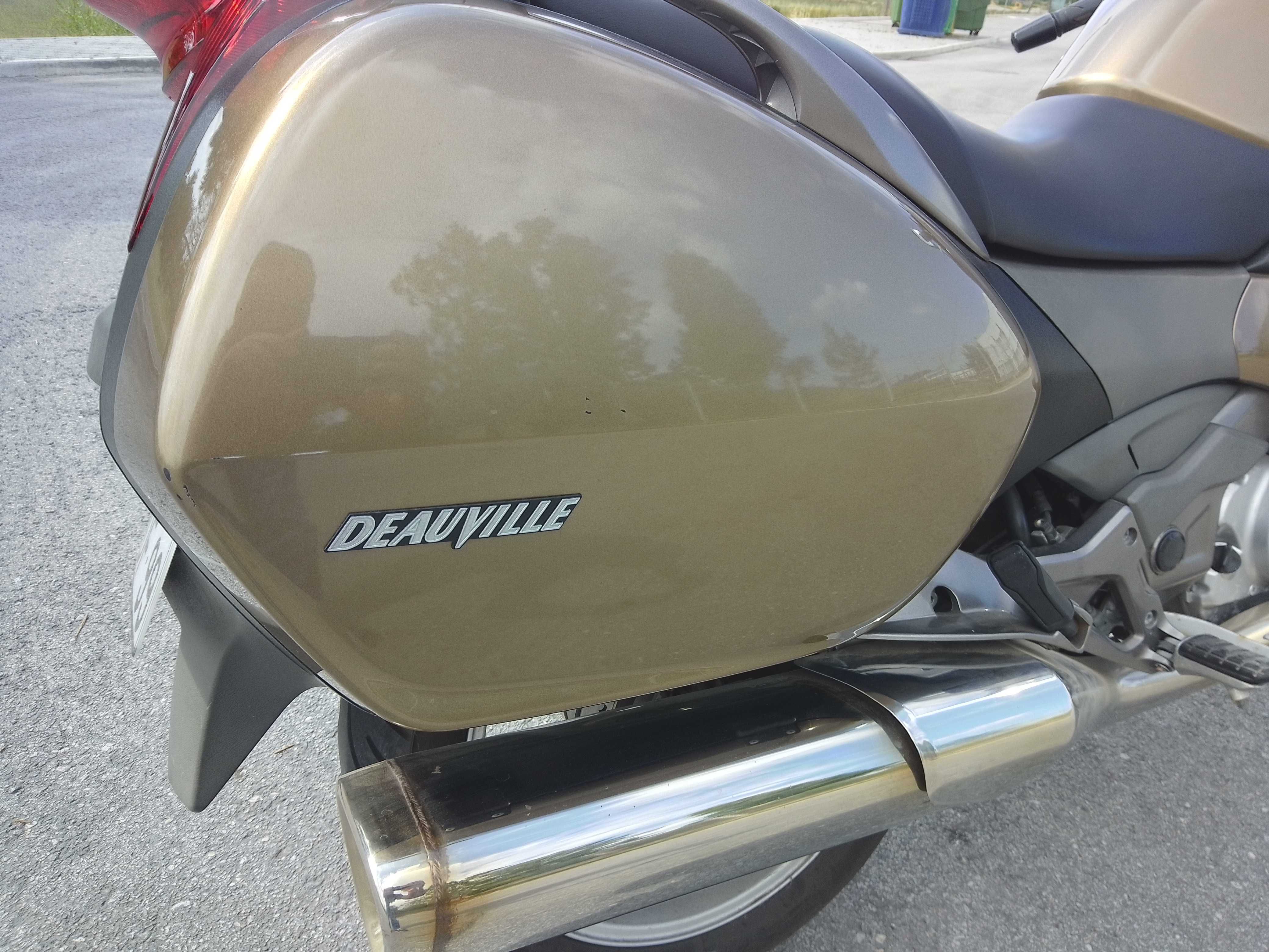 Honda Deauville 700