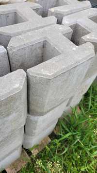 Łącznik betonowy 20 cm do ogrodzenia panelowego pestka kości