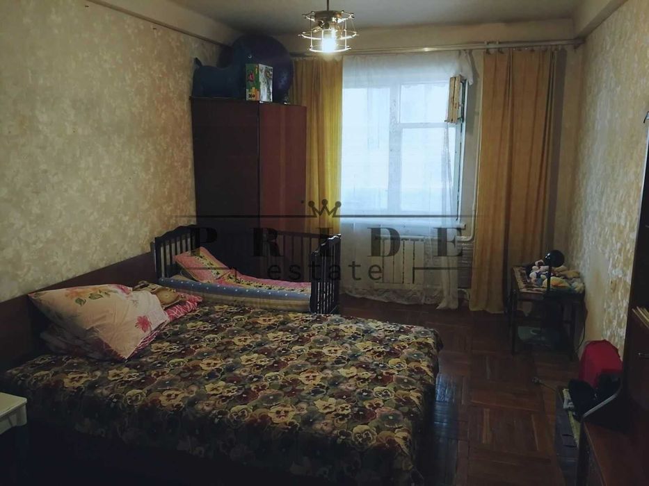 Метро Лівобережна, 2-к квартира!