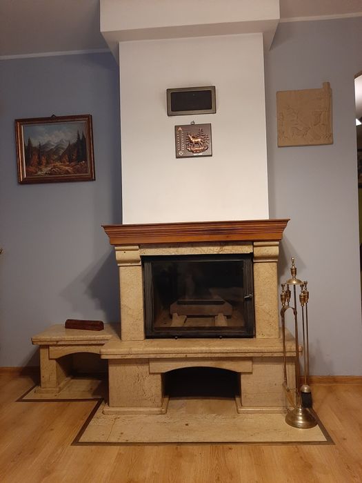 Kominek wraz z obudową