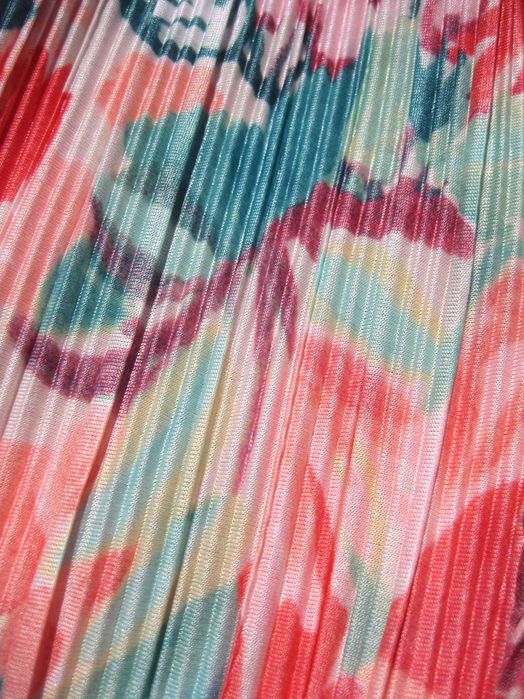 Красивое цветочное платье плиссе с широкими рукавами на запах H&M