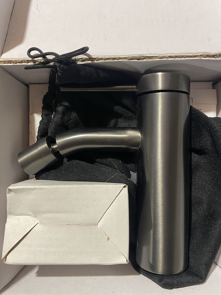 Torneiras de inox novas na caixa