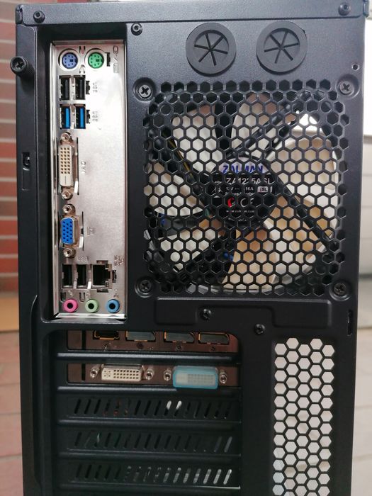 Komputer PC Intel I5, GeForce GTX 970